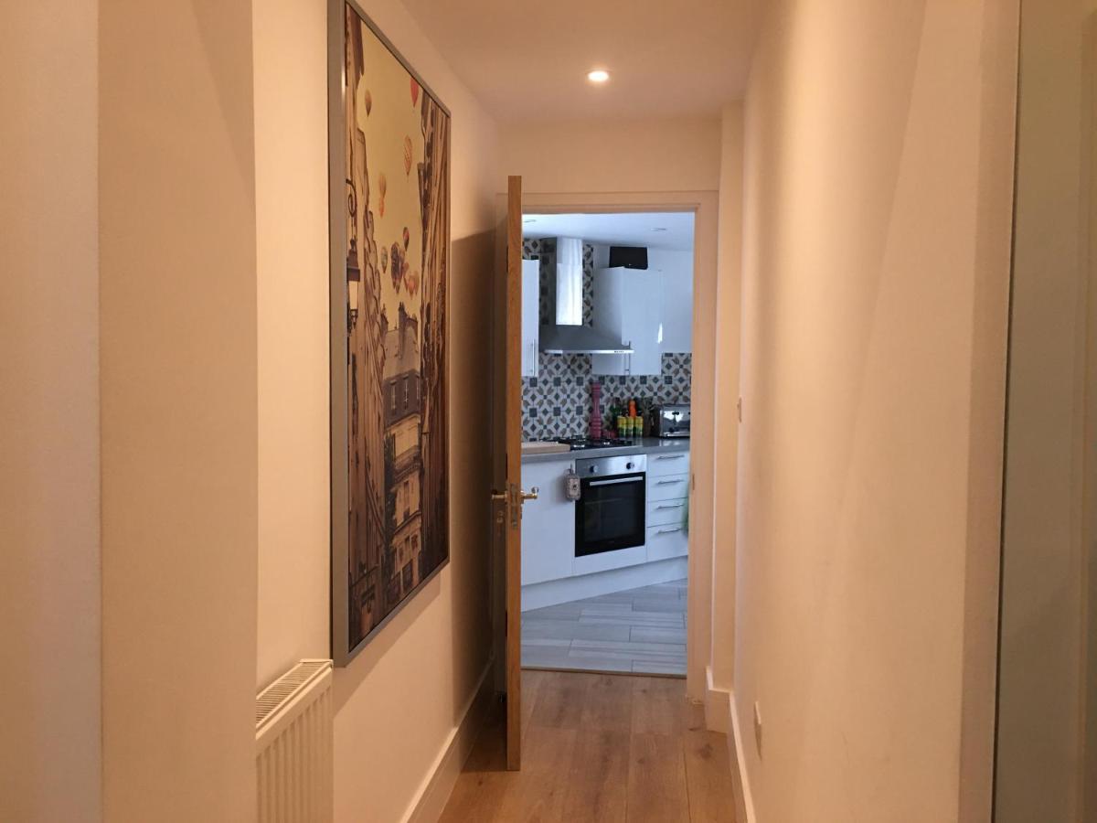 Apartamento Bagshot Pennyhill Camberley Ascot Luxury 2 Beds 1 Bath Sleeps 4 Pets Ok Permit Parking Exterior foto